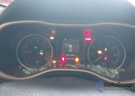 2015 Jeep Cherokee Latitude z USA, uszkodzony, nr VIN 1C4PJMCS6FW792306